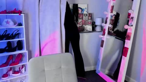 Snapshot of mipsymipson chatting on February 10, 2026, 9:24 am NEXT STREAM NOVEMBER 27282930 online show from February 10, 2026, 9:24 am