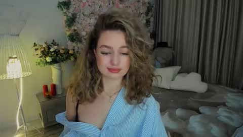 Emma online show from November 12, 2025, 7:35 pm