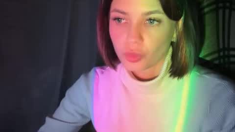 MiraLaPics online show from April 29, 2026, 9:10 pm
