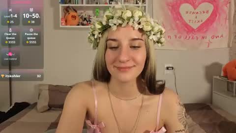 Cassie online show from April 18, 2026, 8:09 pm