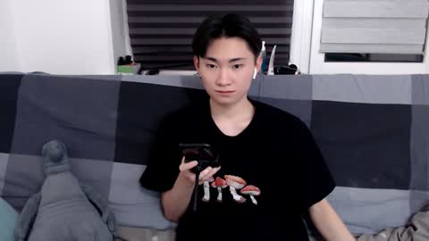 Snapshot of miram_yoo chatting on January 12, 2025, 9:08 pm online show from January 12, 2025, 9:08 pm