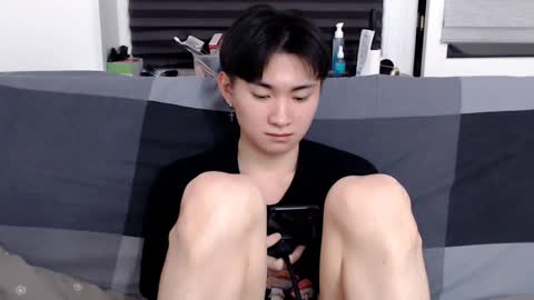 Snapshot of miram_yoo chatting on January 15, 2025, 8:16 pm online show from January 15, 2025, 8:16 pm