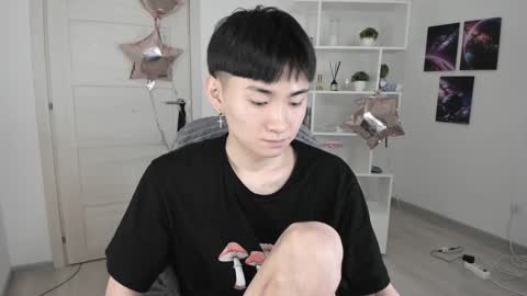 Snapshot of miram_yoo chatting on February 8, 2025, 9:46 pm online show from February 8, 2025, 9:46 pm