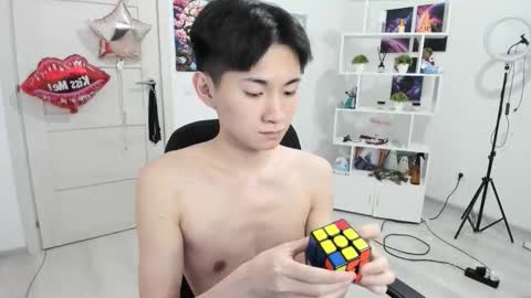 Snapshot of miram_yoo chatting on October 30, 2025, 11:05 pm online show from October 30, 2025, 11:05 pm