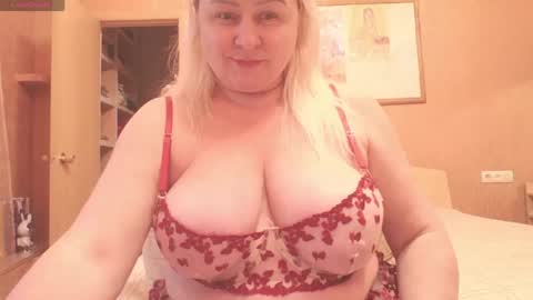 Snapshot of miranda_robinson chatting on May 17, 2026, 2:35 pm Miranda online show from May 17, 2026, 2:35 pm