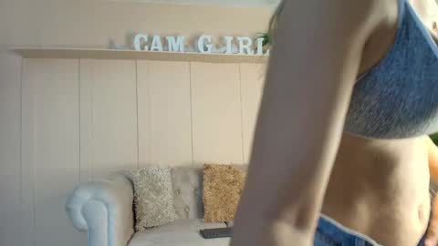 Snapshot of miranda_villa chatting on January 13, 2025, 12:24 pm Miranda online show from January 13, 2025, 12:24 pm