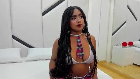 Snapshot of mirandaturbay chatting on October 26, 2025, 1:44 am M T online show from October 26, 2025, 1:44 am