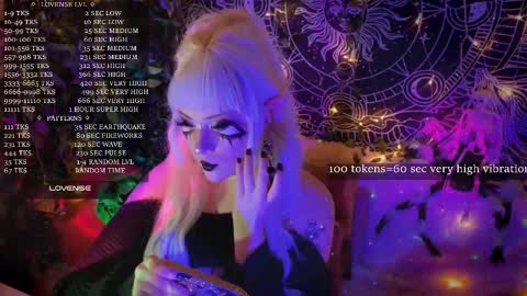 mirareed online show from November 25, 2025, 3:23 pm