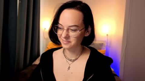 Snapshot of miraskyy chatting on October 6, 2025, 2:36 pm MiraSkyy online show from October 6, 2025, 2:36 pm