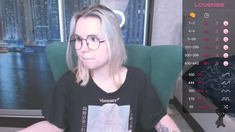 Snapshot of miray_kuriyama chatting on December 15, 2024, 10:58 pm Kira online show from December 15, 2024, 10:58 pm