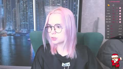 Snapshot of miray_kuriyama chatting on December 29, 2024, 12:23 pm Kira online show from December 29, 2024, 12:23 pm