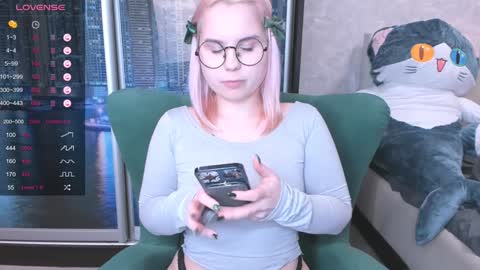 Snapshot of miray_kuriyama chatting on January 12, 2025, 4:21 am Kira online show from January 12, 2025, 4:21 am