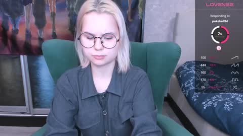 Snapshot of miray_kuriyama chatting on February 3, 2025, 12:47 am Kira online show from February 3, 2025, 12:47 am