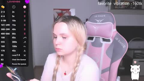 Snapshot of miray_kuriyama chatting on October 15, 2025, 6:30 pm Kira online show from October 15, 2025, 6:30 pm