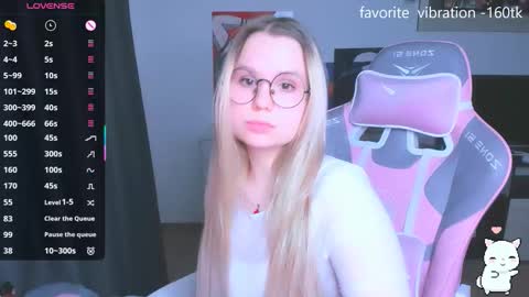 Snapshot of miray_kuriyama chatting on October 27, 2025, 6:23 pm Kira online show from October 27, 2025, 6:23 pm