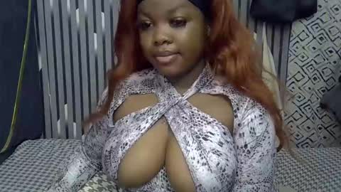 mirror_254 online show from November 28, 2025, 1:36 pm