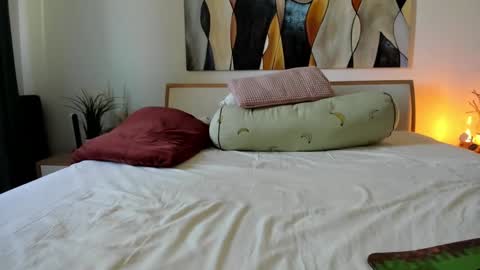 Eva online show from September 19, 2025, 7:43 am