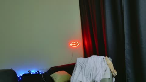 Snapshot of mishamilf chatting on December 29, 2024, 5:54 pm Misha online show from December 29, 2024, 5:54 pm