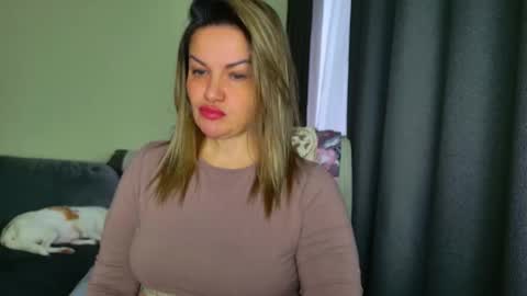 Snapshot of mishamilf chatting on November 10, 2025, 8:35 am Misha online show from November 10, 2025, 8:35 am