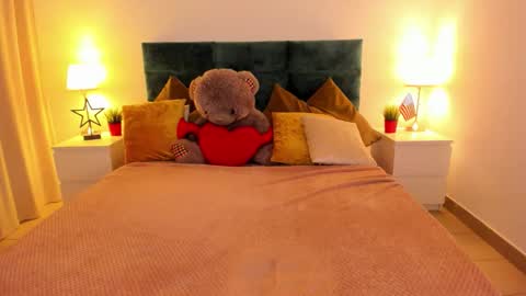 mishapallmer online show from October 11, 2025, 1:27 am