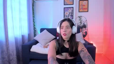 KRAVE  online show from February 2, 2026, 6:17 pm