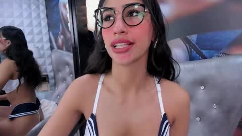 Snapshot of miss___taylor chatting on September 24, 2025, 2:37 am Taylor online show from September 24, 2025, 2:37 am