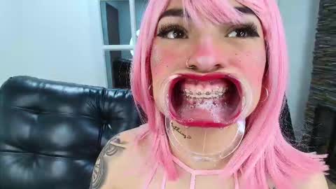 Abigail online show from October 4, 2025, 2:53 am