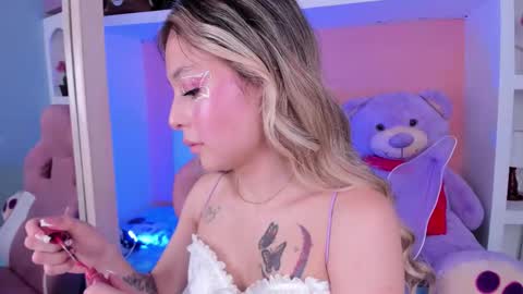 Snapshot of miss__lunna chatting on October 31, 2025, 11:11 am Lunna online show from October 31, 2025, 11:11 am