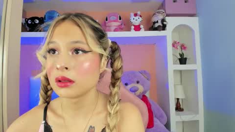 Snapshot of miss__lunna chatting on November 3, 2025, 11:00 am Lunna online show from November 3, 2025, 11:00 am