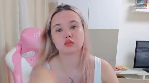 Snapshot of miss__selena chatting on February 21, 2025, 6:48 pm miss__selena online show from February 21, 2025, 6:48 pm