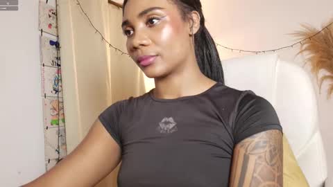 Snapshot of miss_benz chatting on December 18, 2025, 3:12 am miss_benz online show from December 18, 2025, 3:12 am