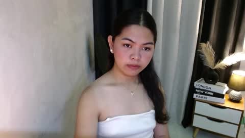 Snapshot of miss_briella chatting on November 3, 2025, 12:02 am Briella online show from November 3, 2025, 12:02 am