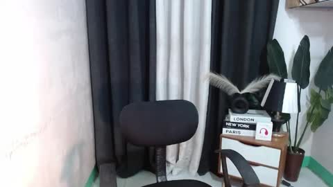 miss_catherinex online show from June 1, 2026, 1:46 pm