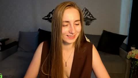 Snapshot of miss_emily19 chatting on June 21, 2026, 8:06 am Emily online show from June 21, 2026, 8:06 am