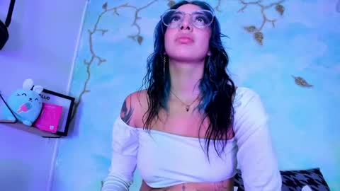 miss_evans_ online show from April 23, 2026, 3:30 am