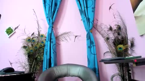 Snapshot of miss_flora chatting on October 22, 2025, 10:26 am Monica Patricia online show from October 22, 2025, 10:26 am