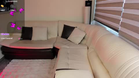 Snapshot of miss_ginebra_1 chatting on February 12, 2025, 9:43 pm insta online show from February 12, 2025, 9:43 pm