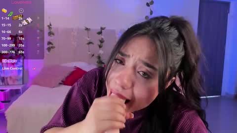 Snapshot of miss_ginebra_1 chatting on October 28, 2025, 12:03 am insta online show from October 28, 2025, 12:03 am