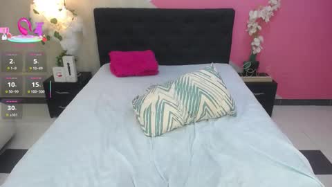 miss_honey1 online show from September 11, 2025, 1:49 am