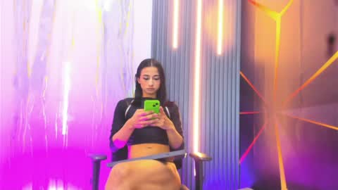 miss_isa19 online show from May 25, 2026, 12:33 pm