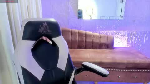 Snapshot of miss_isabella_m chatting on April 30, 2026, 8:57 pm Isabella online show from April 30, 2026, 8:57 pm