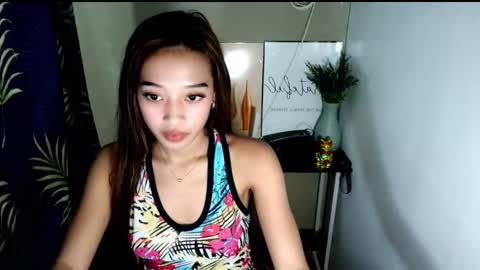 miss_j222 online show from May 14, 2026, 8:43 am