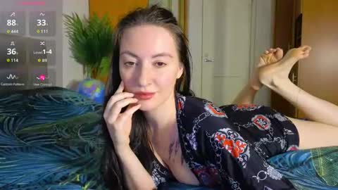 Snapshot of miss_leee chatting on July 18, 2026, 9:46 am Laura online show from July 18, 2026, 9:46 am
