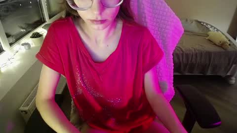 Miss Lina online show from May 25, 2026, 8:37 pm