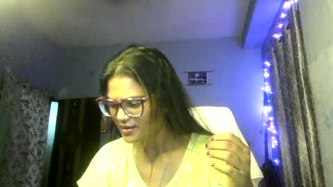 Snapshot of miss_mahi69 chatting on June 21, 2026, 5:04 pm Mahi online show from June 21, 2026, 5:04 pm