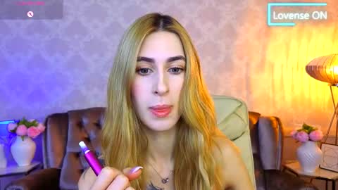 Snapshot of miss_martini chatting on November 5, 2025, 7:08 am online show from November 5, 2025, 7:08 am