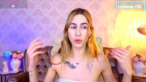 Snapshot of miss_martini chatting on November 9, 2025, 6:55 am online show from November 9, 2025, 6:55 am