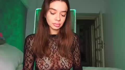 miss_medyson online show from September 19, 2025, 7:32 am