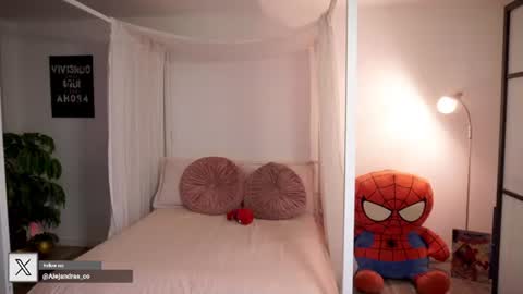 Alejandra online show from June 12, 2026, 4:44 am