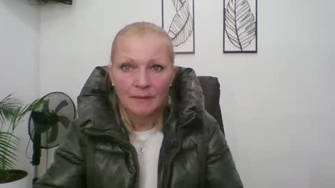 miss_natalix online show from October 27, 2025, 5:11 am